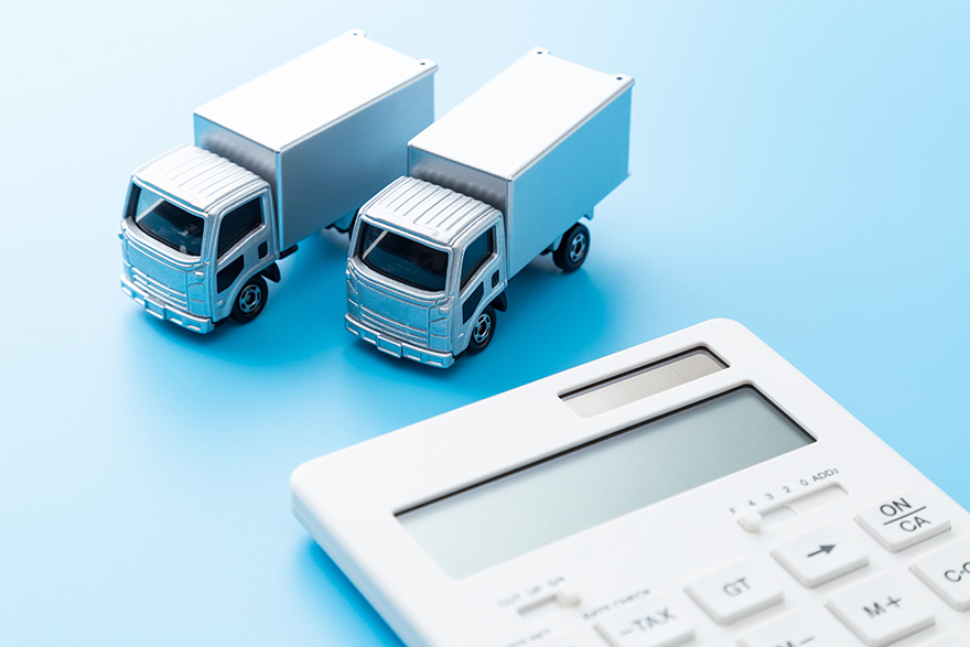 トラックのミニカーと計算機