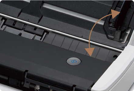 図：給紙トレイの開閉だけで電源ON/OFF