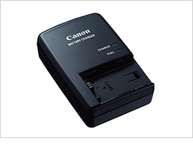 写真：バッテリーチャージャー CG-800D