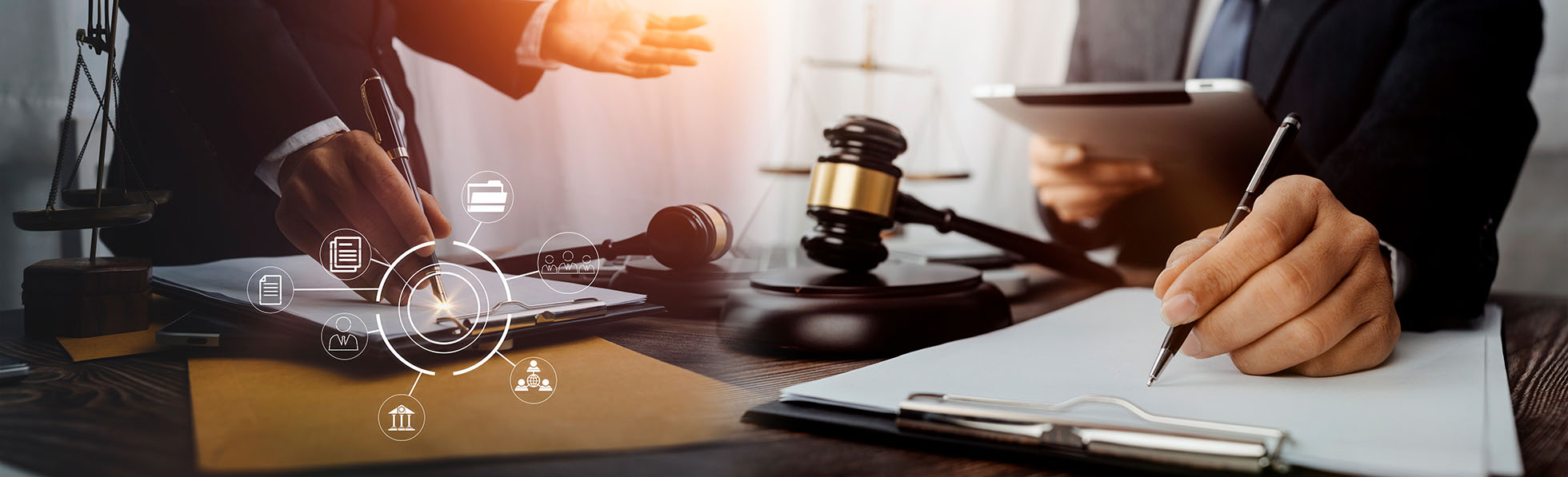 個人情報保護法改正を議論しているイメージ